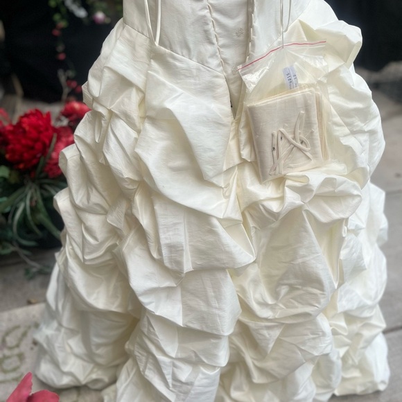 NWT Mariposa Moonlight Ruffle Tied Wedding Dress Cream Sz 12 Women - Picture 7 of 11